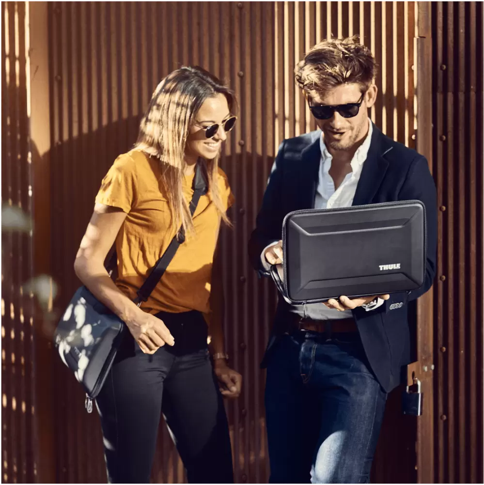 Imagine pt. Geantă pt. laptop Gauntlet MacBook® Pro