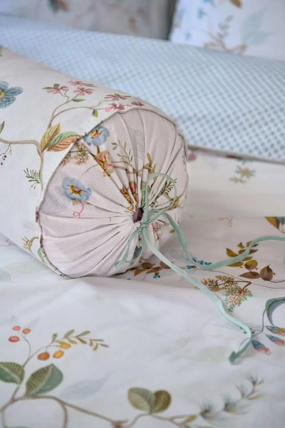 Image of Kawai Flower Cushion