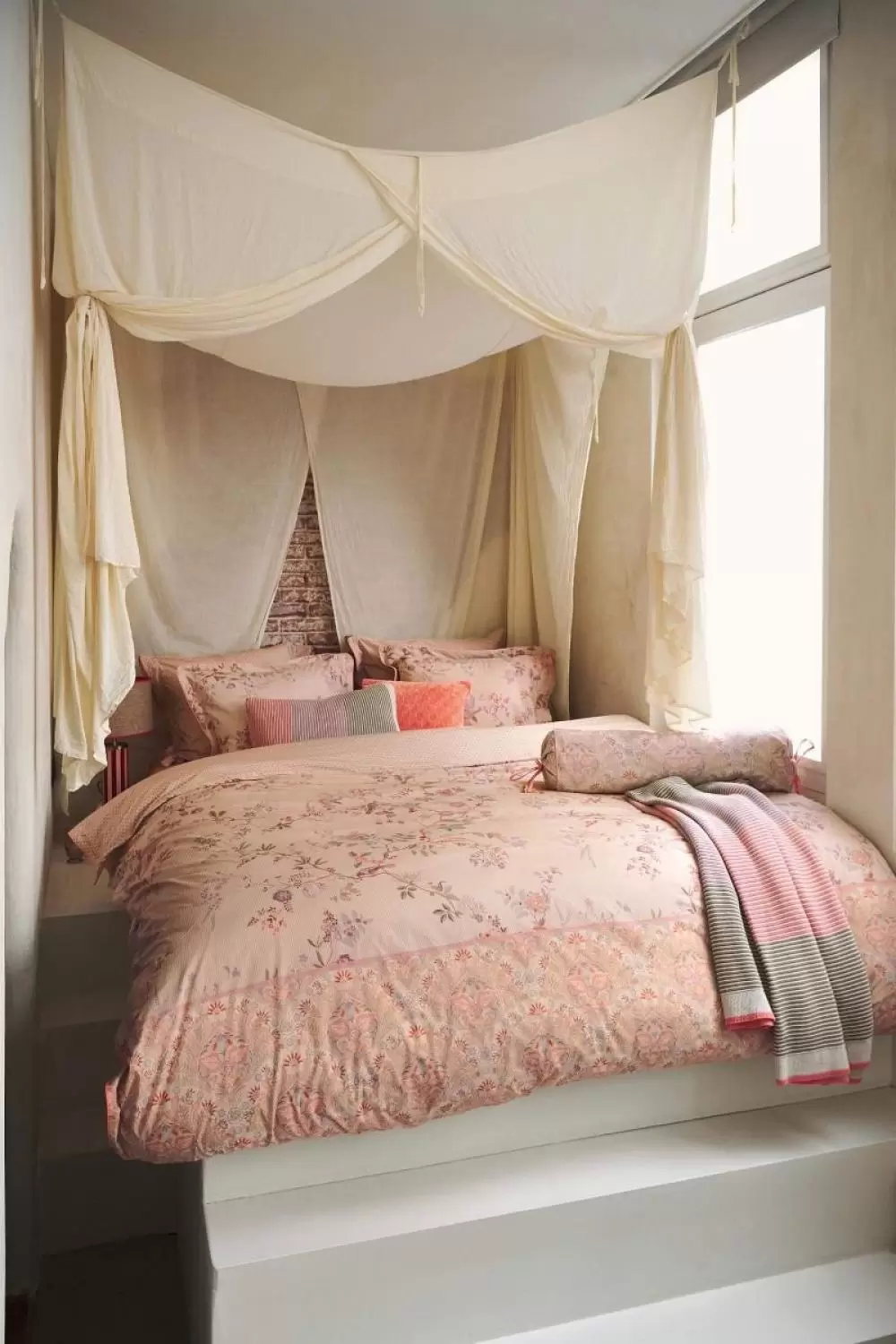 Image of Amor de Dios Sheets Bedding