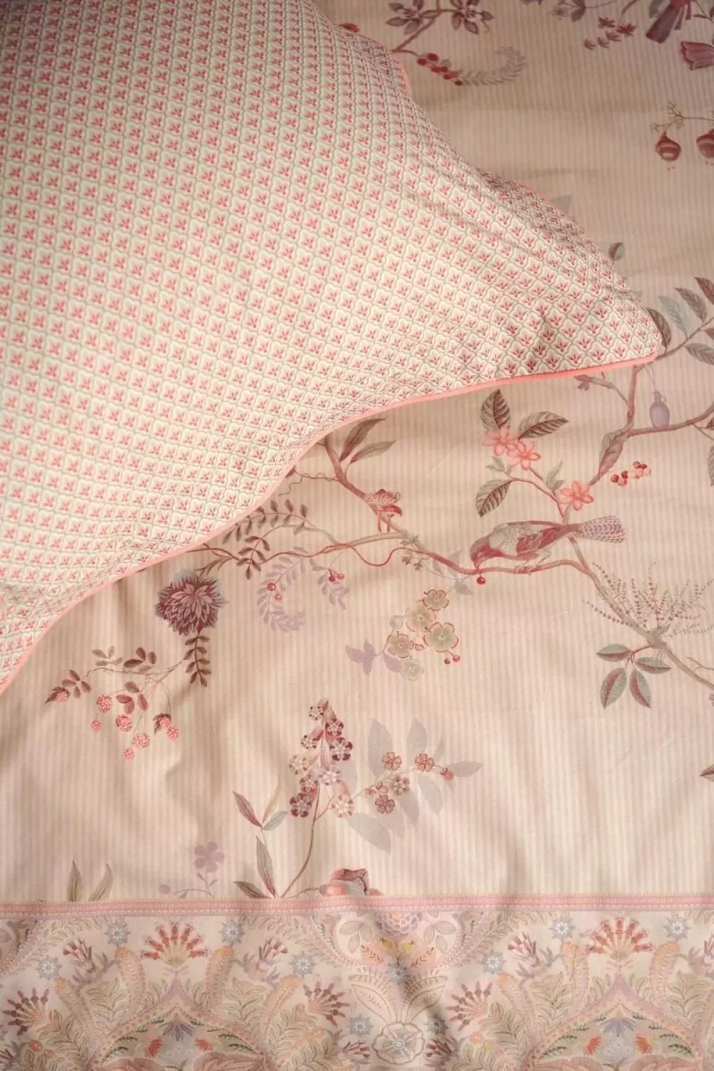 Image of Amor de Dios Sheets Bedding