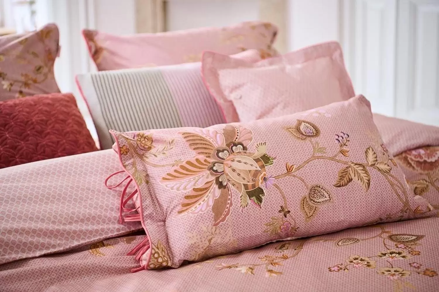 Image of Cece Fiore Cushion